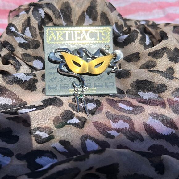 Masquerade Mask Ball Costume Party Vintage Brooch Pin New on Card - Picture 7 of 11